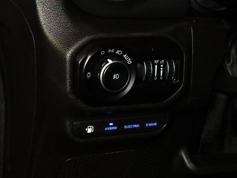 Used 2021 Jeep Wrangler Unlimited Sahara w/ Cold Weather Group image 27