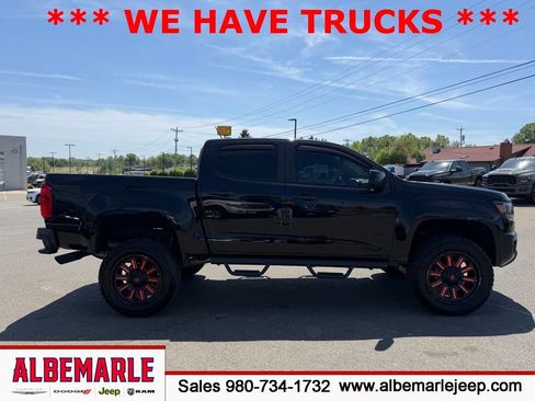 Used 2018 Chevrolet Colorado Z71 AWD/4WD image 2