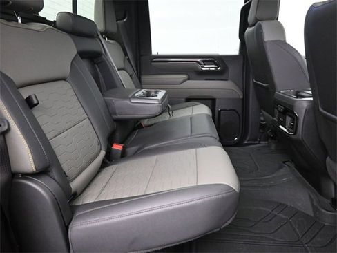 Used 2024 Chevrolet Silverado 2500 ZR2 w/ Technology Package image 13