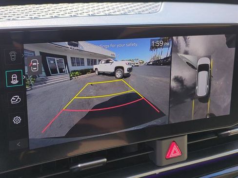 Used 2025 Kia Carnival SX Prestige image 39