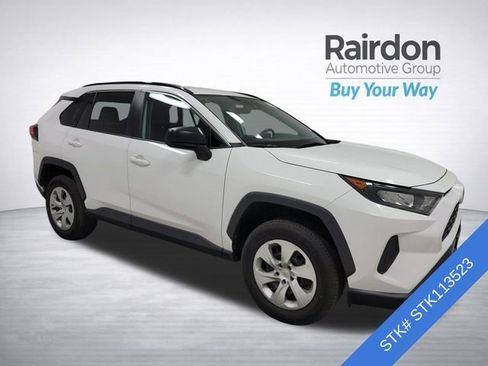 Used 2021 Toyota RAV4 LE image 3
