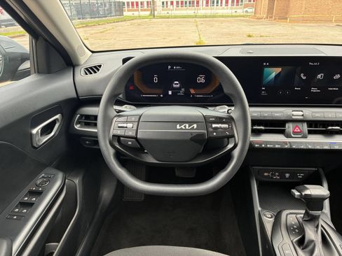 Used 2026 Kia K4 FWD image 28