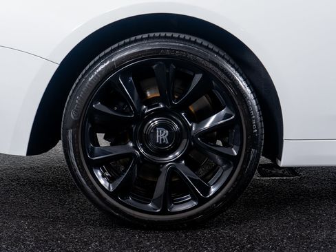 Used 2019 Rolls-Royce Wraith image 9