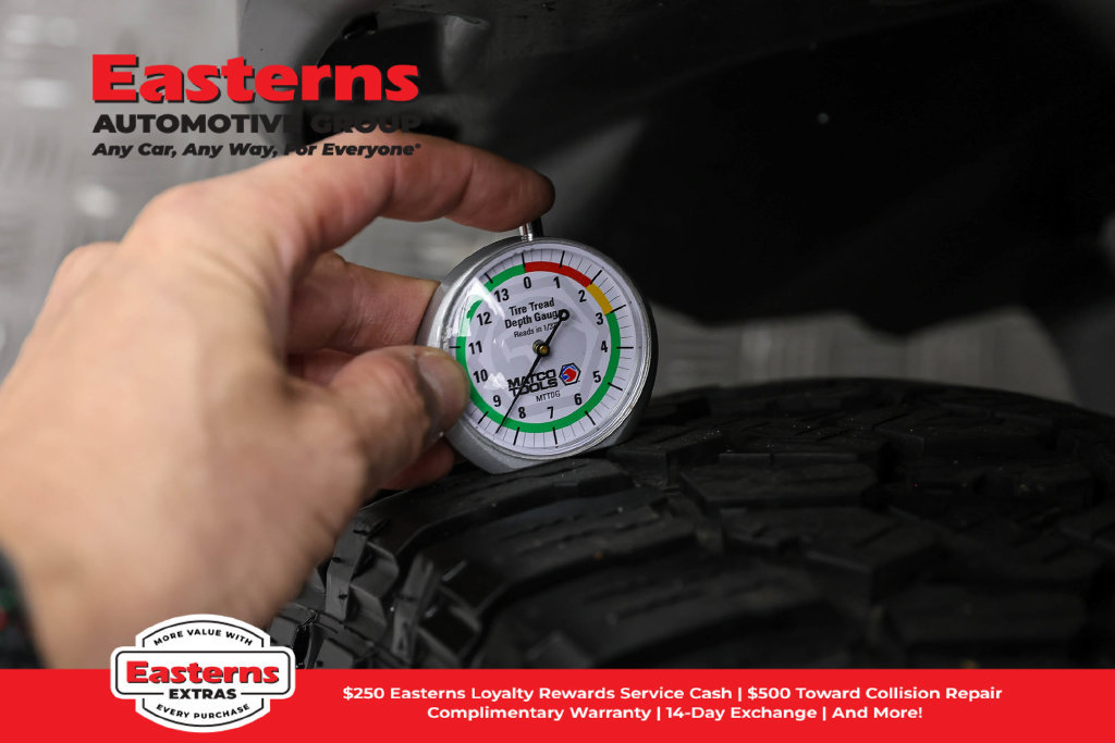 Used 2025 Jeep Compass Trailhawk AWD/4WD image 30
