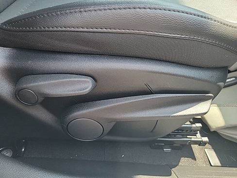 Used 2019 Jeep Compass Latitude w/ Popular Equipment Group AWD/4WD image 39