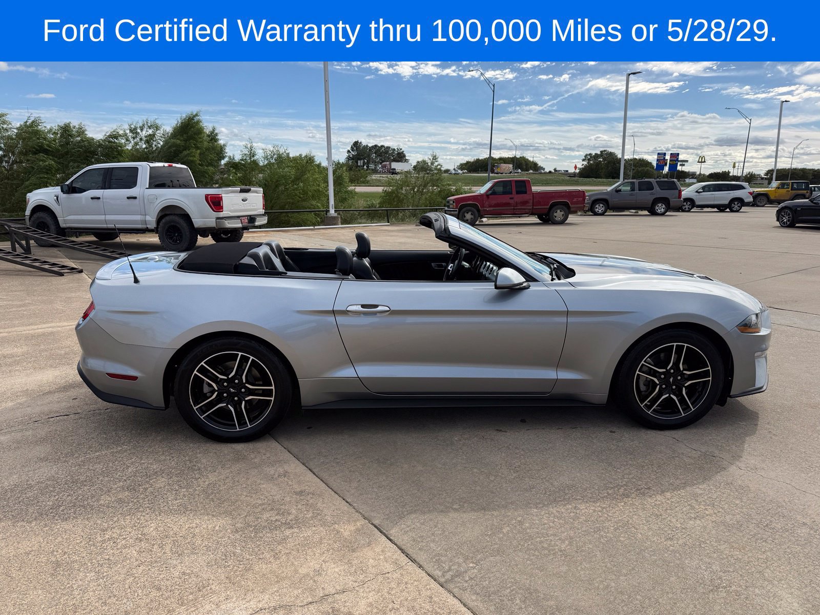 Used 2022 Ford Mustang Premium RWD image 6