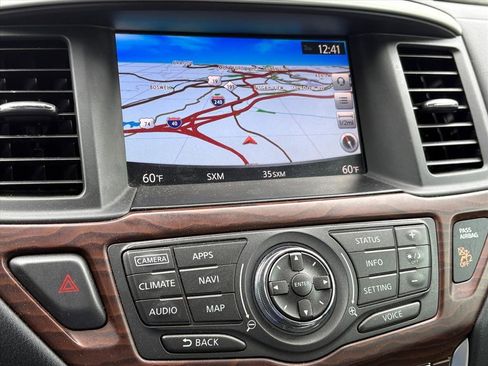 Used 2017 Nissan Pathfinder Platinum image 8