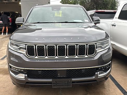 Used 2022 Jeep Wagoneer Series I RWD image 2