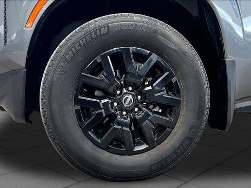 Certified 2023 Nissan Frontier SV w/ SV Convenience Package RWD image 11