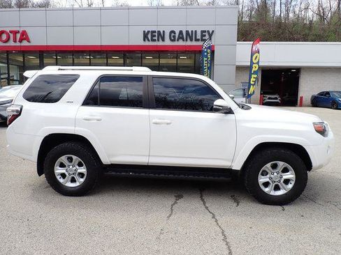 Certified 2018 Toyota 4Runner SR5 Premium image 2