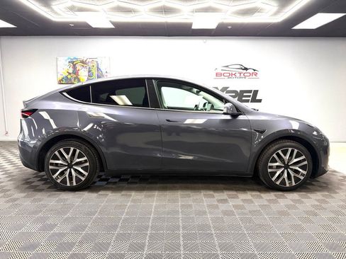 Used 2021 Tesla Model Y Long Range AWD/4WD image 16