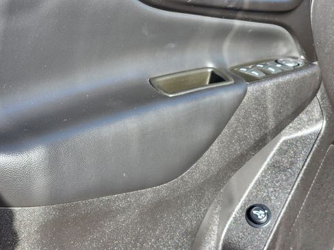 Used 2024 Chevrolet Equinox LT image 19