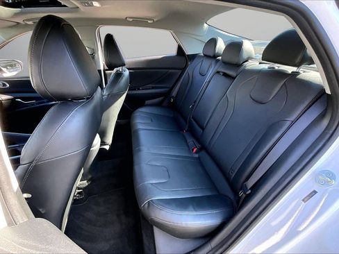 Used 2023 Hyundai Elantra Limited image 22