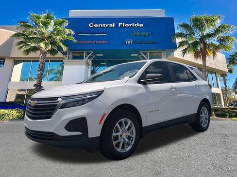 Used 2023 Chevrolet Equinox LS FWD image 9