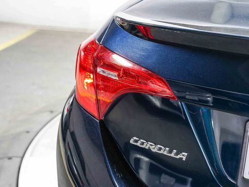 Certified 2018 Toyota Corolla SE w/ Carpet Mat Package (TMS) FWD image 12