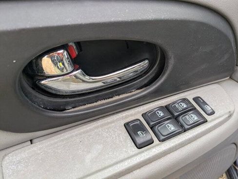 Used 2005 Isuzu Ascender 2WD 5-Passenger image 13