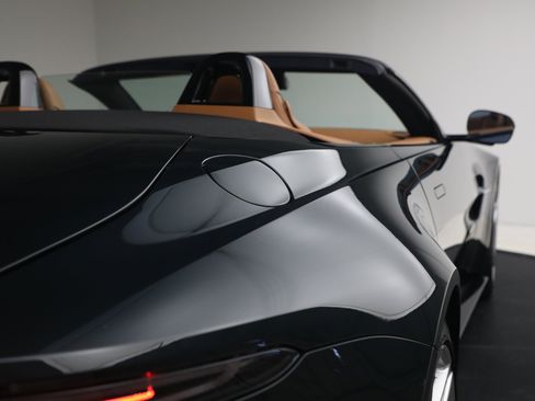 New 2026 Aston Martin V8 Vantage Roadster RWD image 38