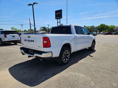 Used 2025 RAM 1500 Laramie AWD/4WD image 6