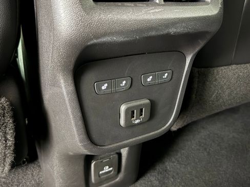 Used 2020 Chevrolet Equinox Premier image 38