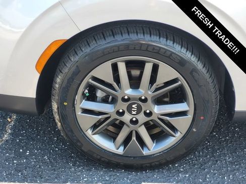 Used 2021 Kia Soul S FWD image 8