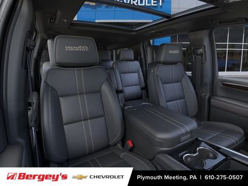 New 2026 Chevrolet Suburban High Country AWD/4WD image 18