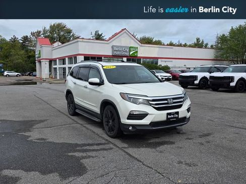 Used 2017 Honda Pilot Elite image 1
