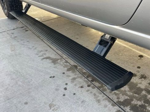 Used 2022 Chevrolet Silverado 1500 ZR2 w/ Technology Package image 10