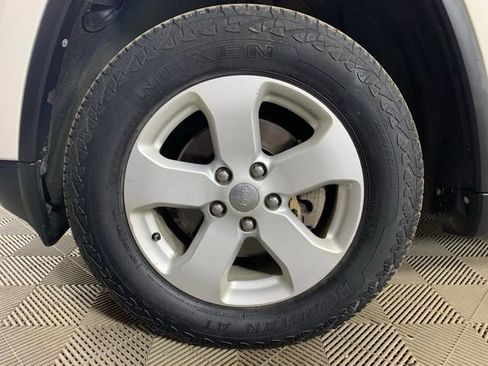 Used 2011 Jeep Grand Cherokee Laredo AWD/4WD image 31