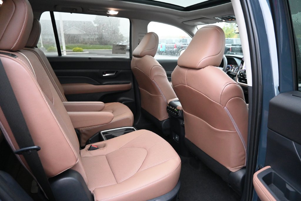 New 2026 Toyota Grand Highlander AWD image 17