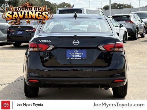 Used 2025 Nissan Versa SV image 8