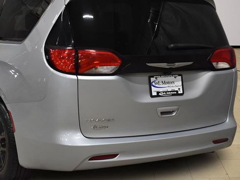 Used 2023 Chrysler Voyager LX FWD image 36