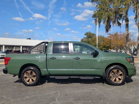 Used 2024 Nissan Titan SV w/ SV Bronze Edition Package image 2
