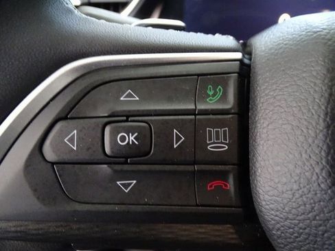 Certified 2023 Jeep Grand Cherokee Altitude image 7