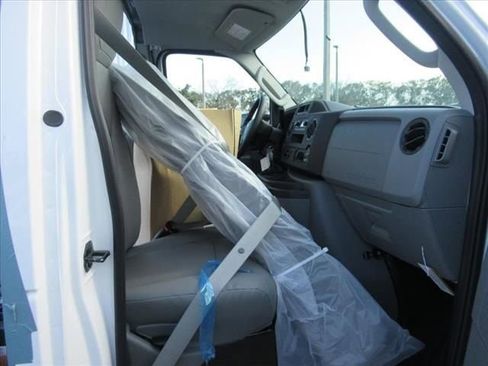 New 2024 Ford E-450 and Econoline 450 Super Duty w/ Power Windows & Locks Group image 9