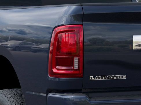 New 2025 RAM 2500 Laramie AWD/4WD image 9