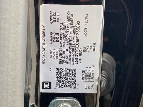 Used 2023 Chevrolet Colorado LT AWD/4WD image 31