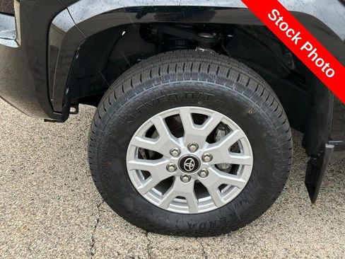 Used 2024 Toyota Tacoma SR5 AWD/4WD image 10
