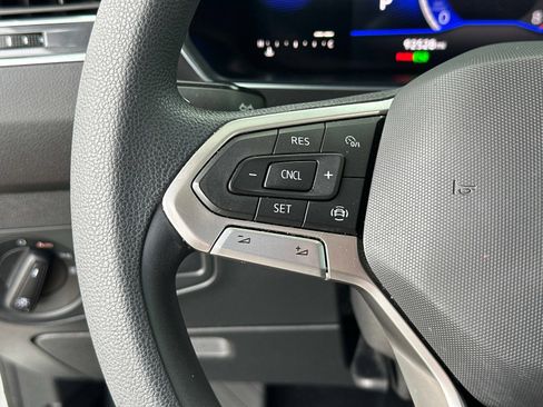 Used 2022 Volkswagen Tiguan S image 30