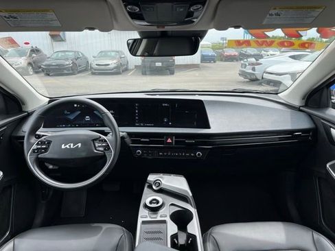 Certified 2024 Kia EV6 Light RWD image 40
