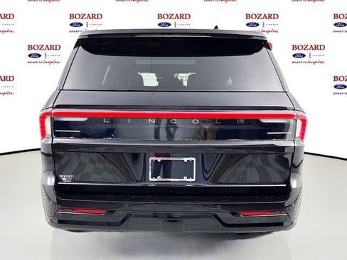 New 2026 Lincoln Navigator Reserve w/ Jet Appearance Package AWD/4WD image 7