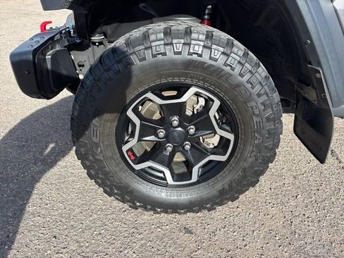 Used 2020 Jeep Gladiator Rubicon image 6