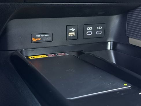 Used 2025 Toyota Camry SE w/ Multimedia Upgrade Package image 22