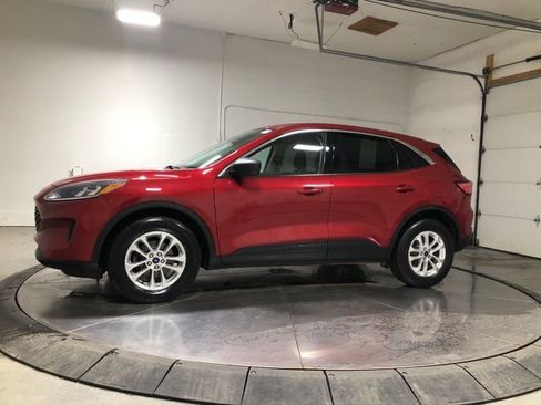 Used 2022 Ford Escape SE w/ Cold Weather Package AWD/4WD image 4