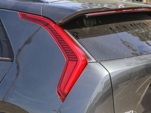 New 2026 Kia Niro Wind FWD image 18