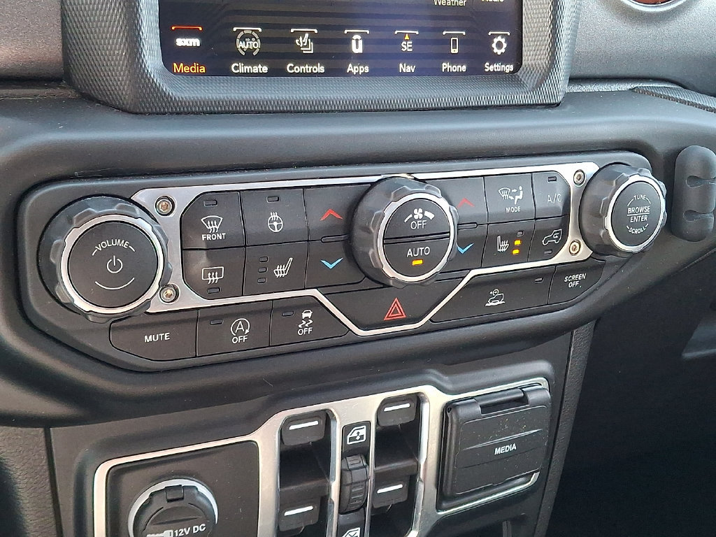Used 2023 Jeep Gladiator Mojave w/ Cold Weather Group AWD/4WD image 17