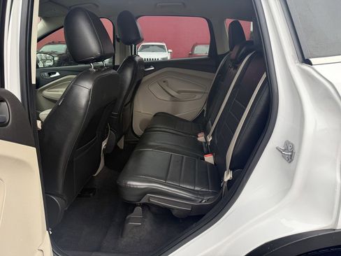 Used 2017 Ford Escape SE image 14