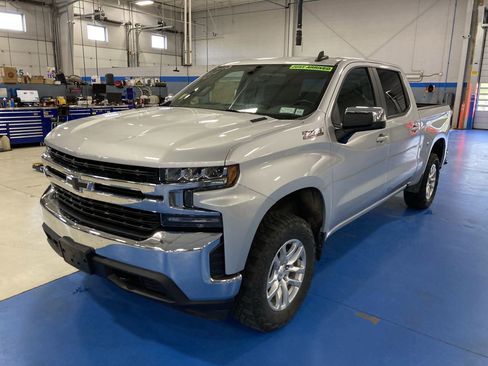 Used 2020 Chevrolet Silverado 1500 LT w/ All-Star Edition AWD/4WD image 3