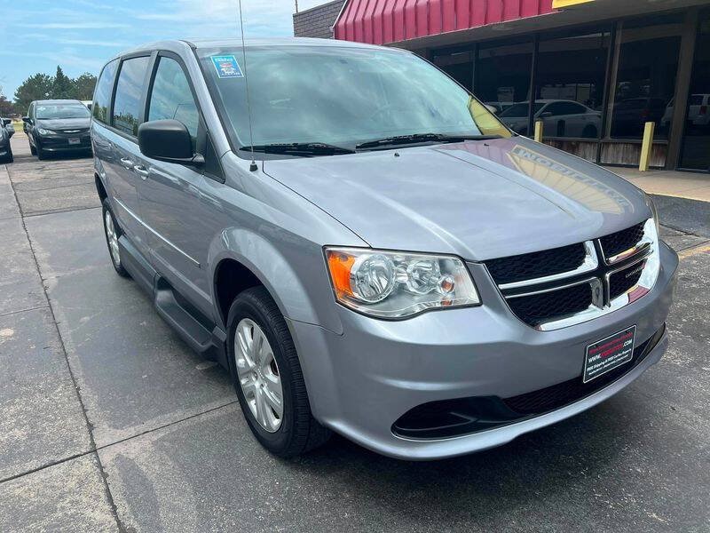 Used 2017 Dodge Grand Caravan SE w/ Power Window Group FWD image 11