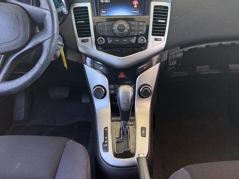Used 2015 Chevrolet Cruze LT image 10