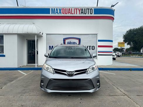 Used 2018 Toyota Sienna XLE FWD image 8